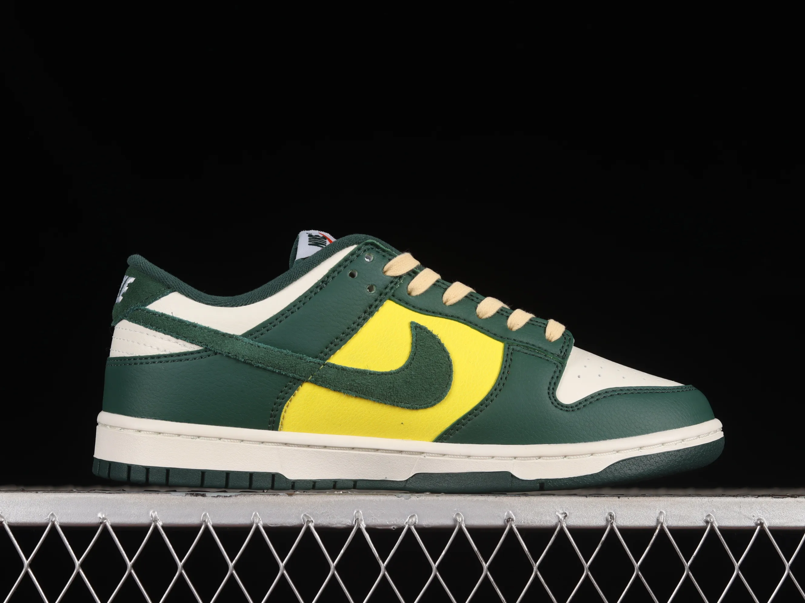 All Categories Nk SB Dunk Series Nk SB Dunk Low Low-top sneakers Nk Dunk Low SE "Noble Green" Classic Brazilian color SB low-top sports and leisure sneakers FD0350-133